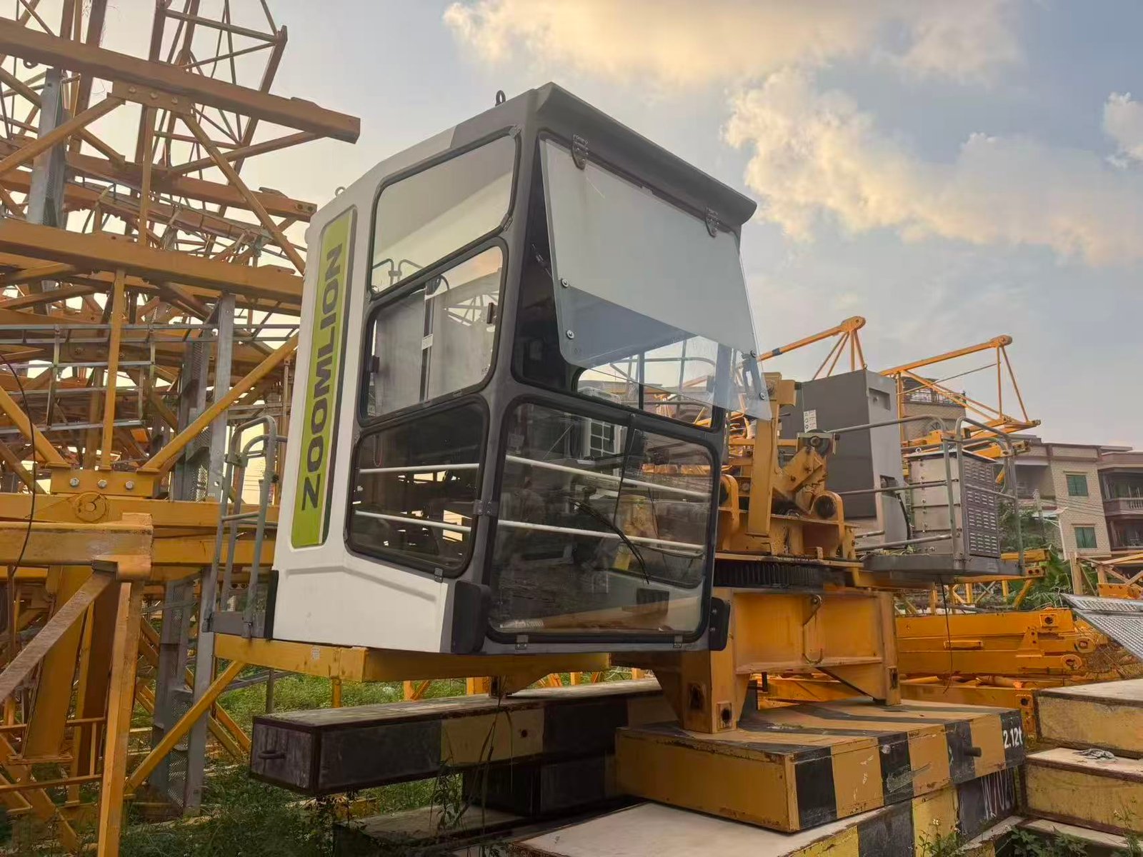 Used Zoomlion W7020-12e Tower Crane - Image 2